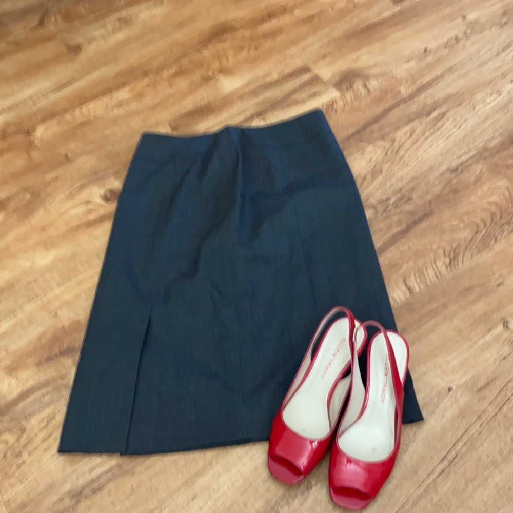 Black MIDI Skirt Size 2 made by Lafayette 148 NY